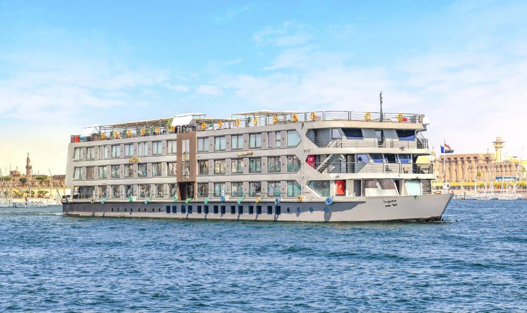 Luxury Egypt Eclipse Package with Nile Cruise